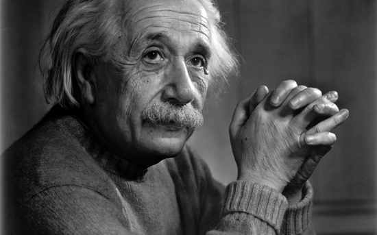 Albert Einstein （アルベルト・アインシュタイン）