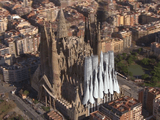 2026年に完成するとかしないとか言われている大聖堂「サグラダファミリア」を、もう面倒だから空撮とCGで完成させちまおうぜ！的な超美麗映像