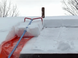 ごっそり感が気持ち良い♪ 屋根の上の「雪かき」が楽しくなりそうなアイテム