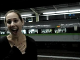 「信じられない！」 新幹線の速さにビックリして大興奮する外国人女性