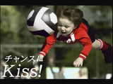「赤ちゃんたちのサッカー大会」かと思いきや、プロ顔負けのスーパープレイを連発しだす面白CM／デジタル一眼レフカメラ EOS Kiss X7「チャンスにKiss」編（30秒）